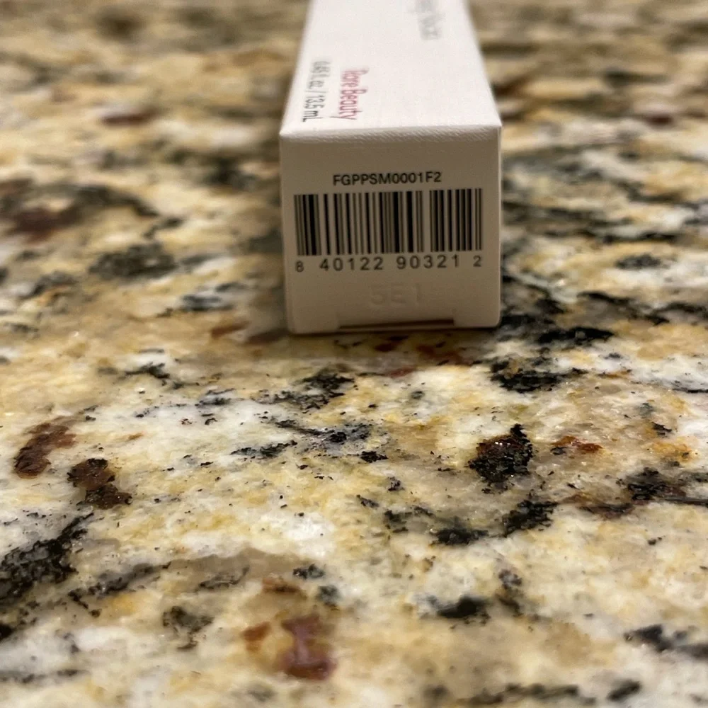 Rare Beauty Perfect Strokes Universal Volumizing Mascara — Black
